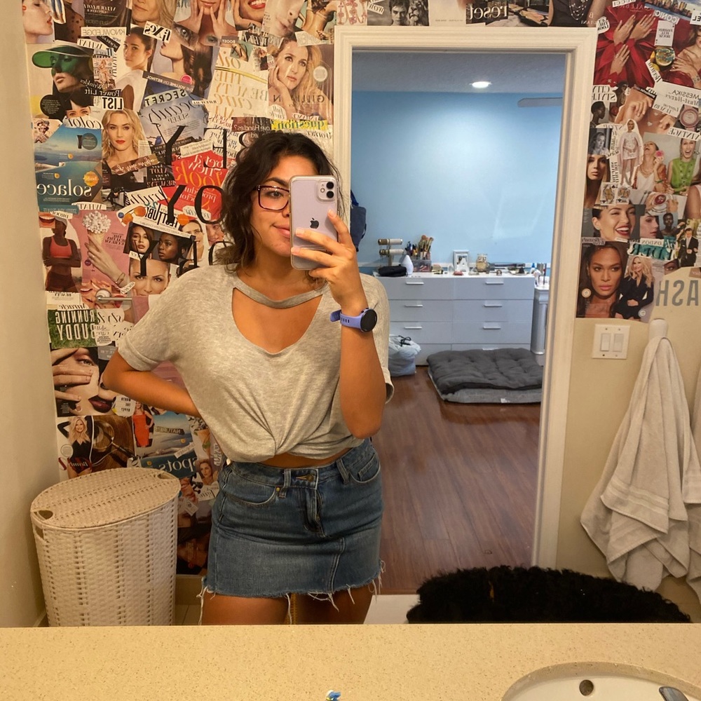 V NECK SHIRT
